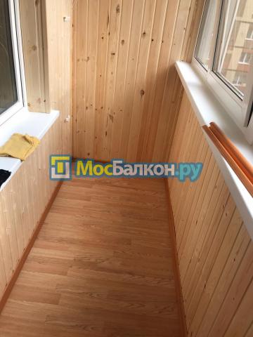 Отделка балкона деревянной вагонкой