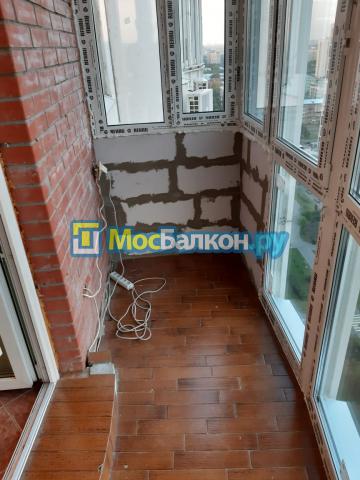 Остекление панорамной лоджии  от пола REHAU