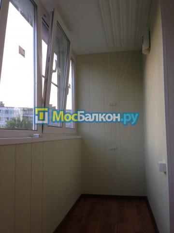 Отделка и ремонт балкона с установкой окон REHAU