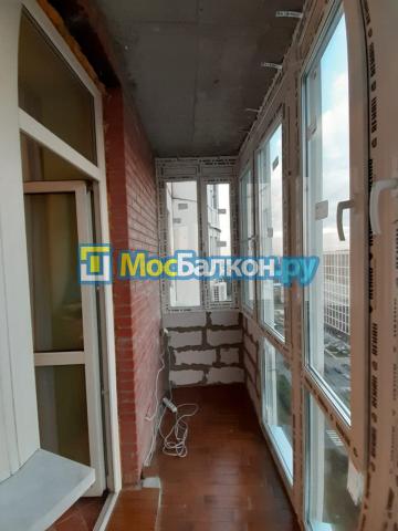 Остекление панорамной лоджии  от пола REHAU